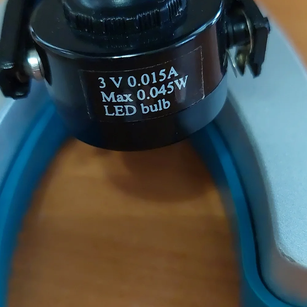 Kids Light up microscope with one slide. Light works. Made of metal! Like new! - Picture 7 of 9